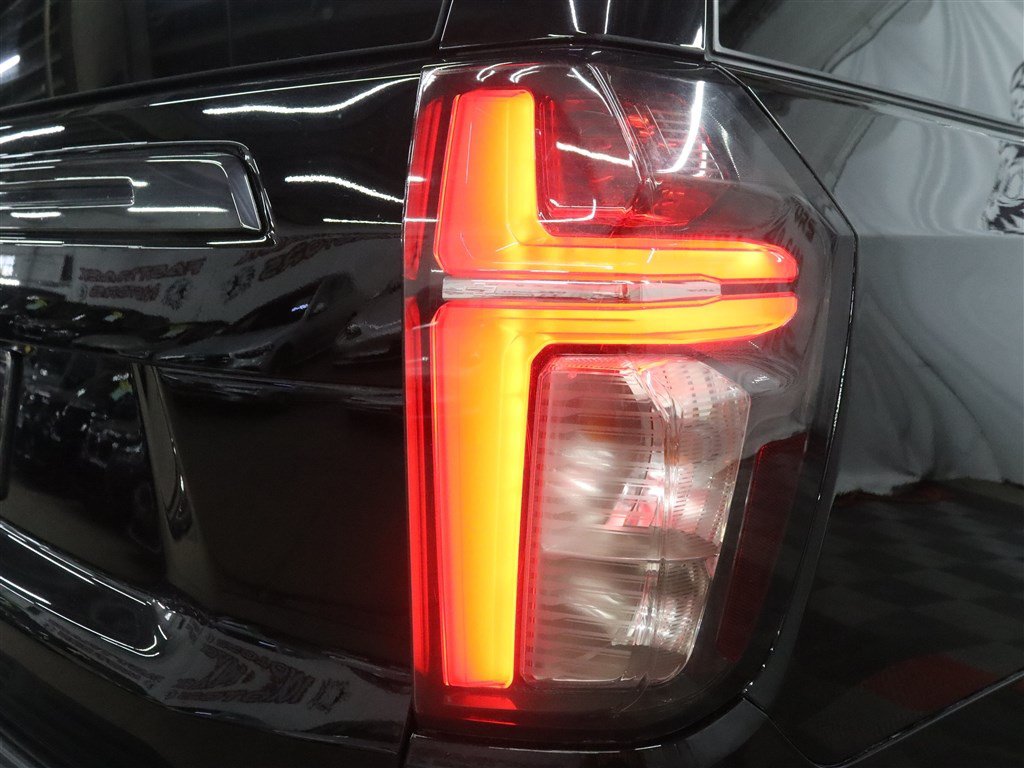 Used 2021 Chevrolet Tahoe Z71 AWD/4WD image 10