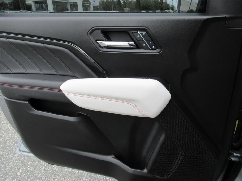 Used 2024 GMC Canyon AT4X w/ AT4X AEV Edition AWD/4WD image 18