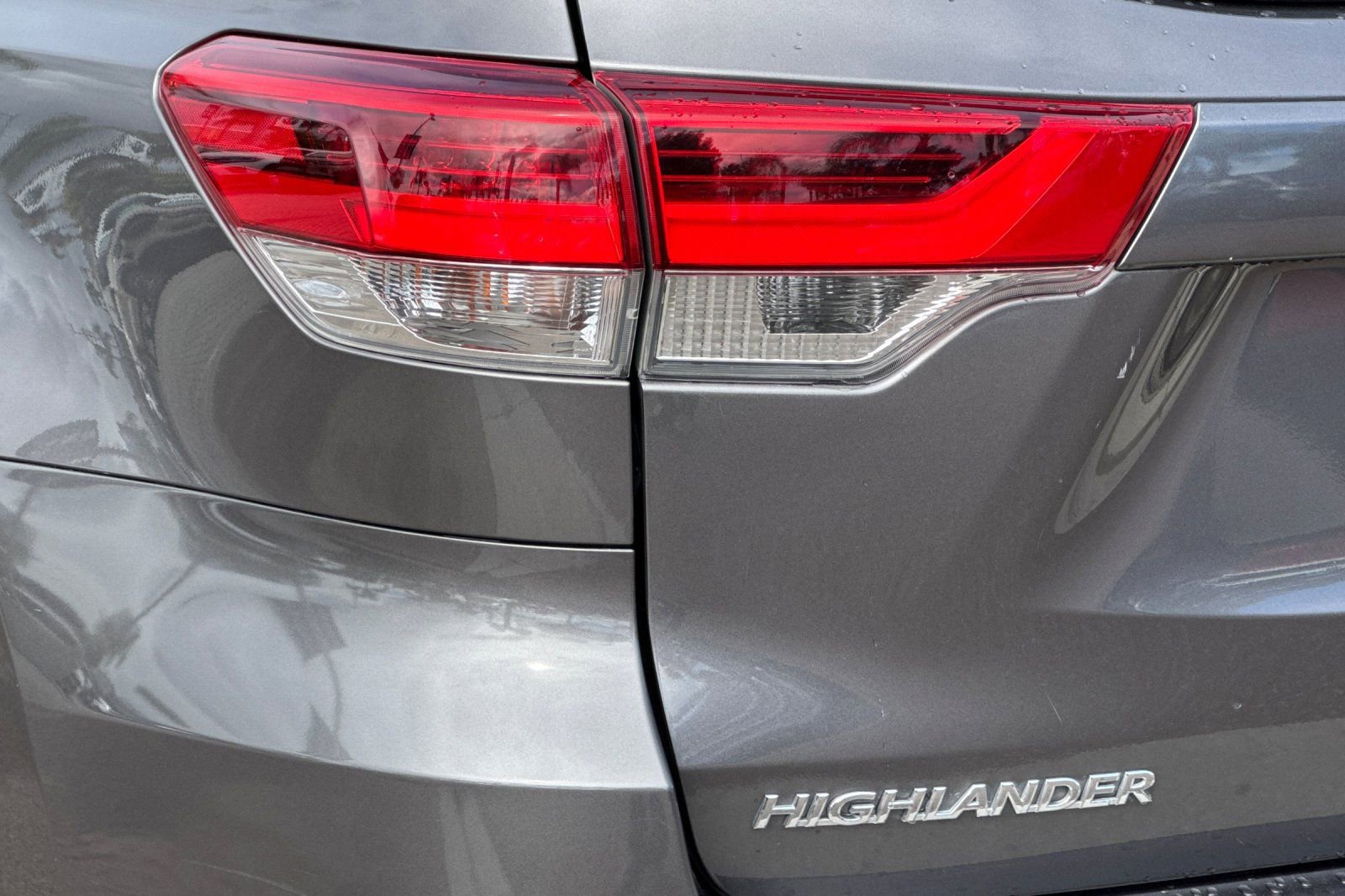 Used 2017 Toyota Highlander XLE image 28