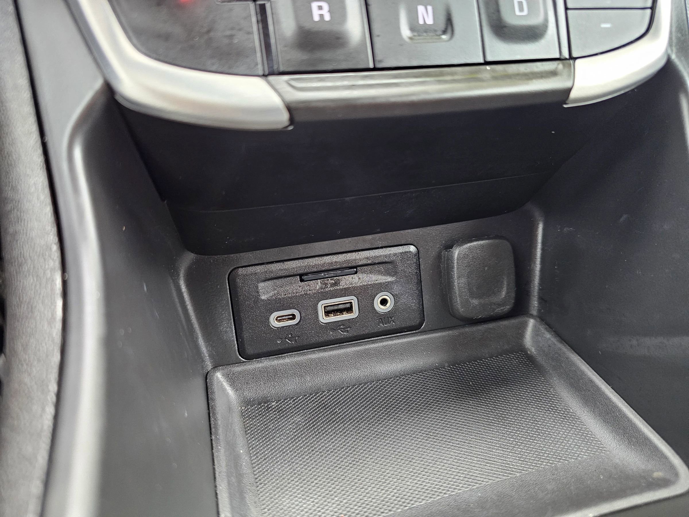 Used 2023 GMC Terrain SLT w/ Infotainment Package II image 28