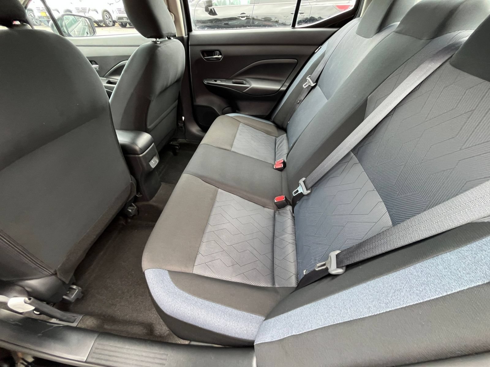 Used 2025 Nissan Versa SV FWD image 25