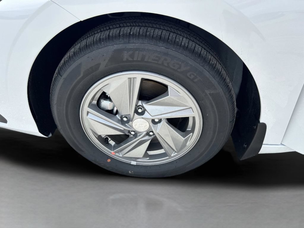 New 2026 Hyundai Elantra SE FWD image 32
