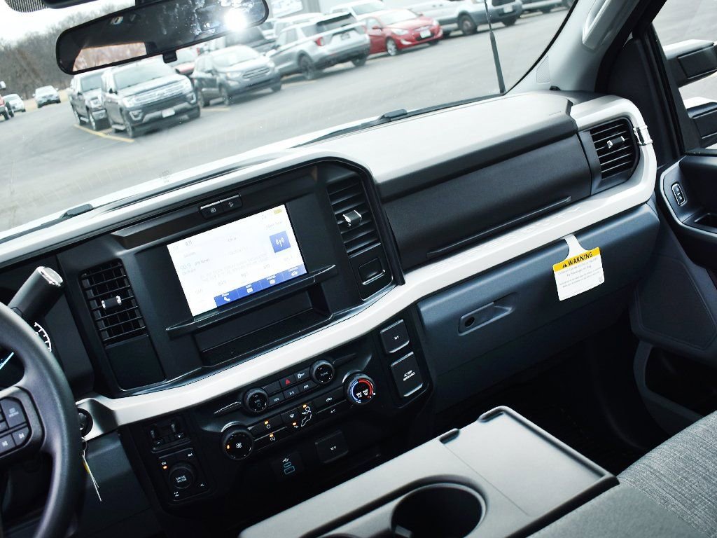 New 2025 Ford F250 XLT w/ FX4 Off-Road Package image 17