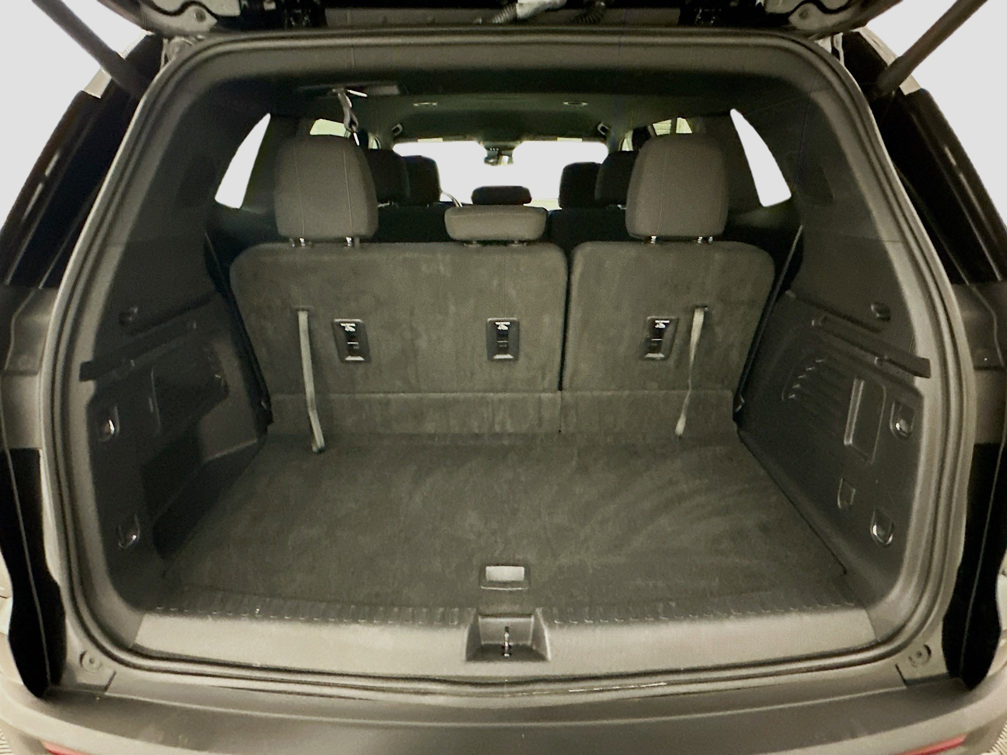 Used 2025 GMC Acadia Elevation image 31