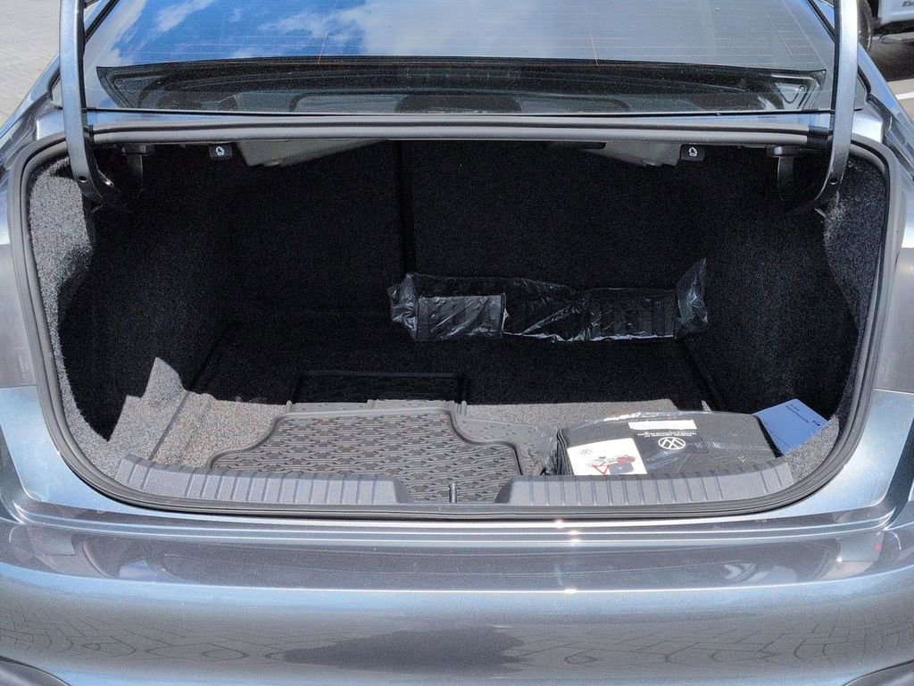 Used 2022 Volkswagen Jetta SEL image 14