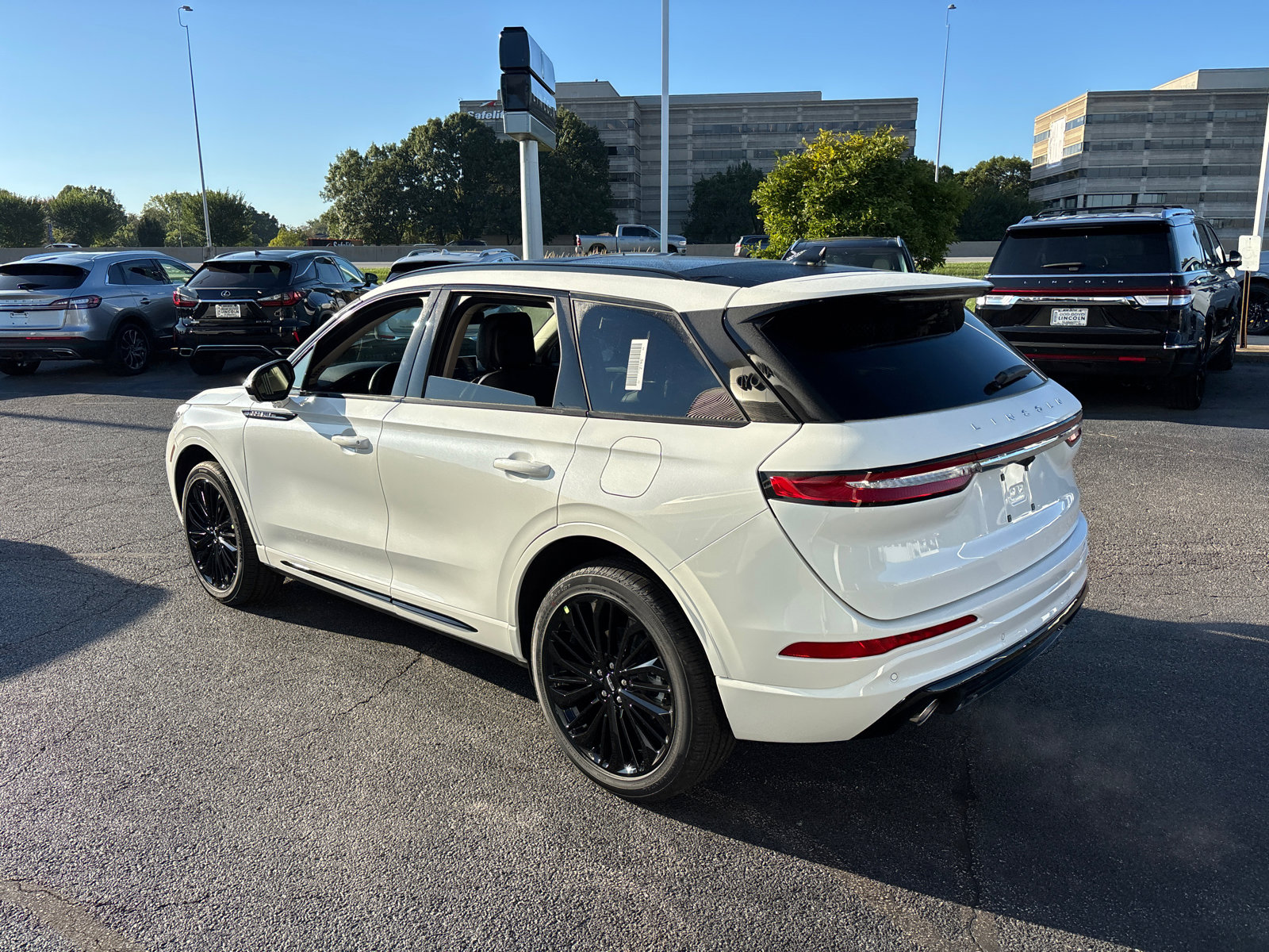 New 2026 Lincoln Corsair Reserve image 5
