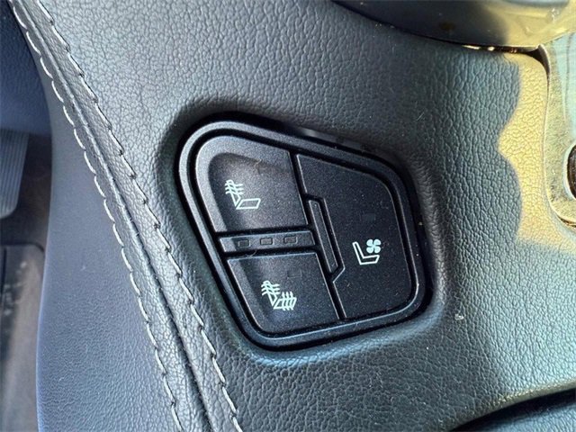 Used 2020 Chevrolet Suburban Premier image 25