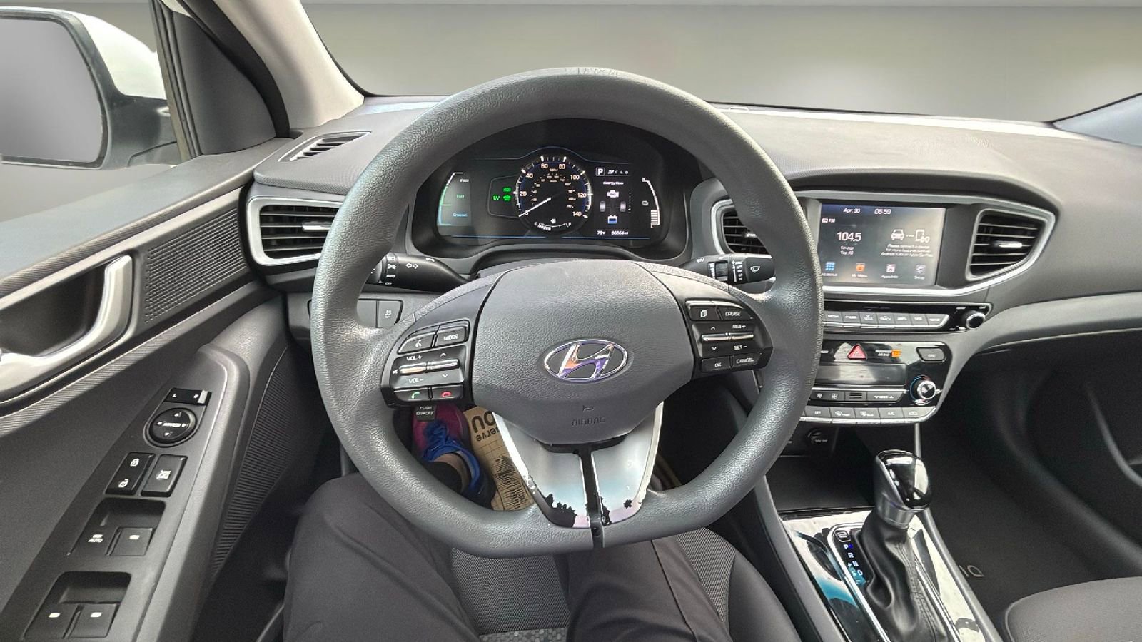 Used 2018 Hyundai Ioniq Blue FWD image 8