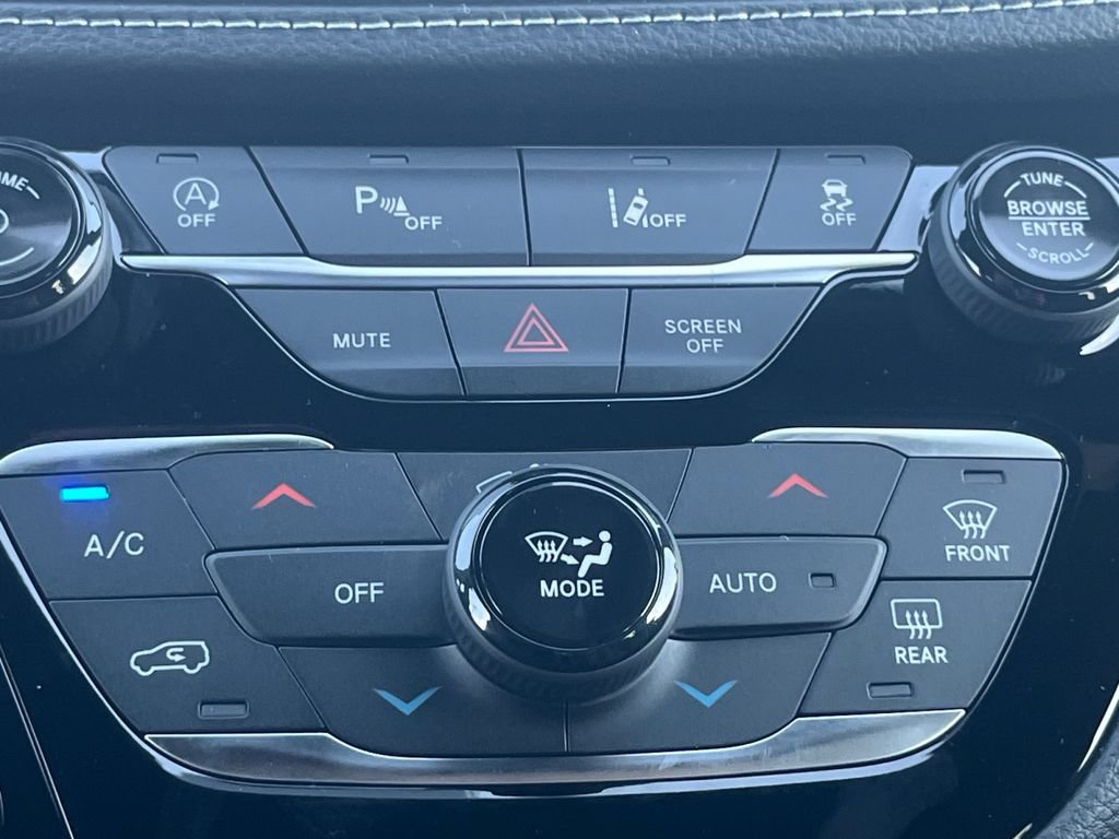 New 2026 Chrysler Pacifica Select FWD image 4