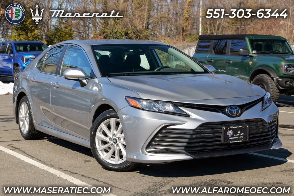 Used 2022 Toyota Camry LE w/ Carpet Mat Package (TMS) FWD image 1