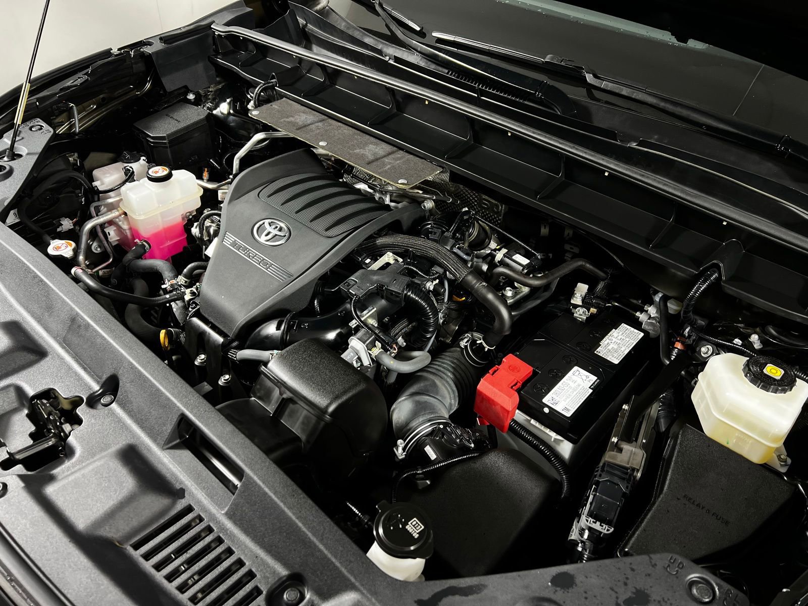 Certified 2023 Toyota Highlander LE image 11