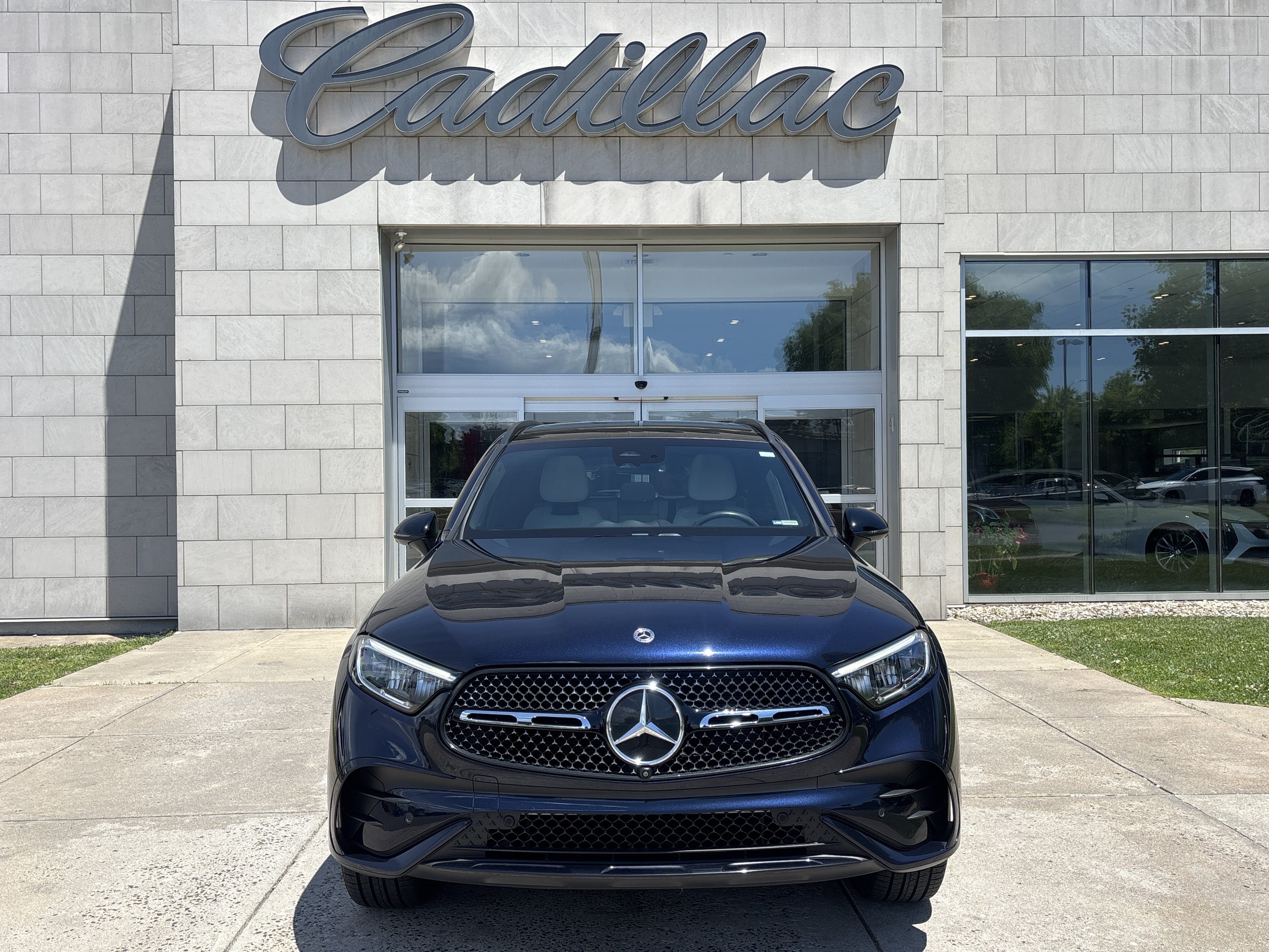 Used 2023 Mercedes-Benz GLC 300 4MATIC image 13