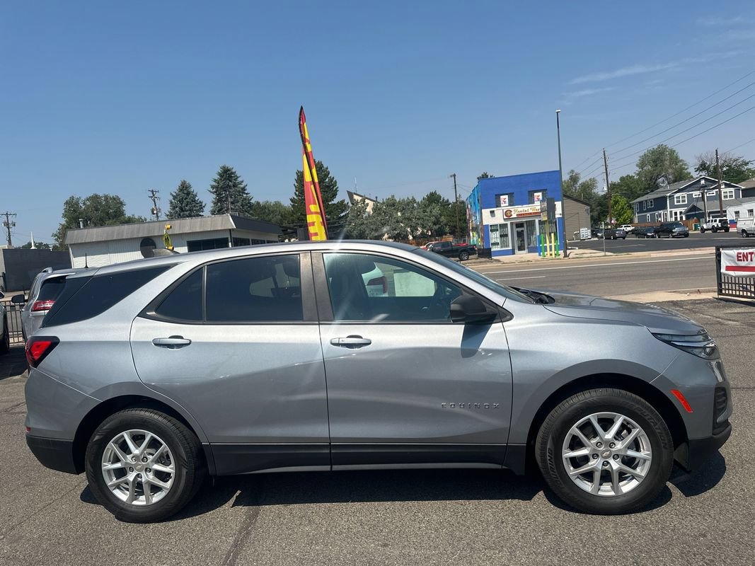 Used 2023 Chevrolet Equinox LS w/ LS Convenience Package AWD/4WD image 12