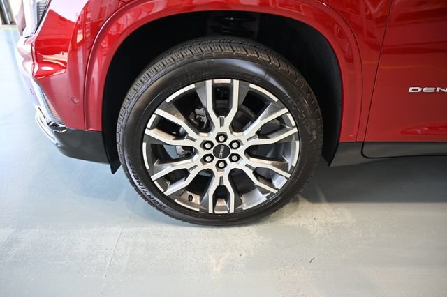 New 2026 GMC Acadia Denali Ultimate w/ LPO, Floor Liner Package AWD/4WD image 29