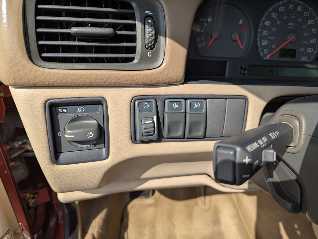 Used 2000 Volvo C70 LT FWD image 14