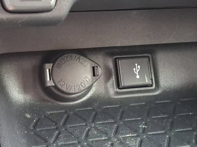 Certified 2022 Toyota RAV4 LE AWD/4WD image 24