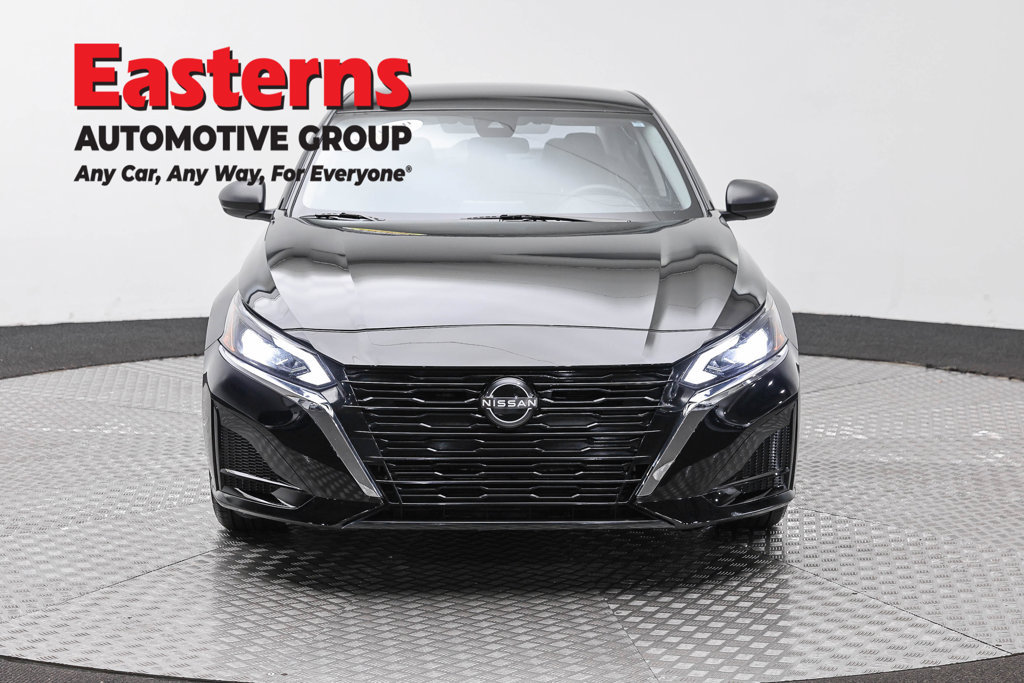 Used 2024 Nissan Altima 2.5 SV FWD image 3