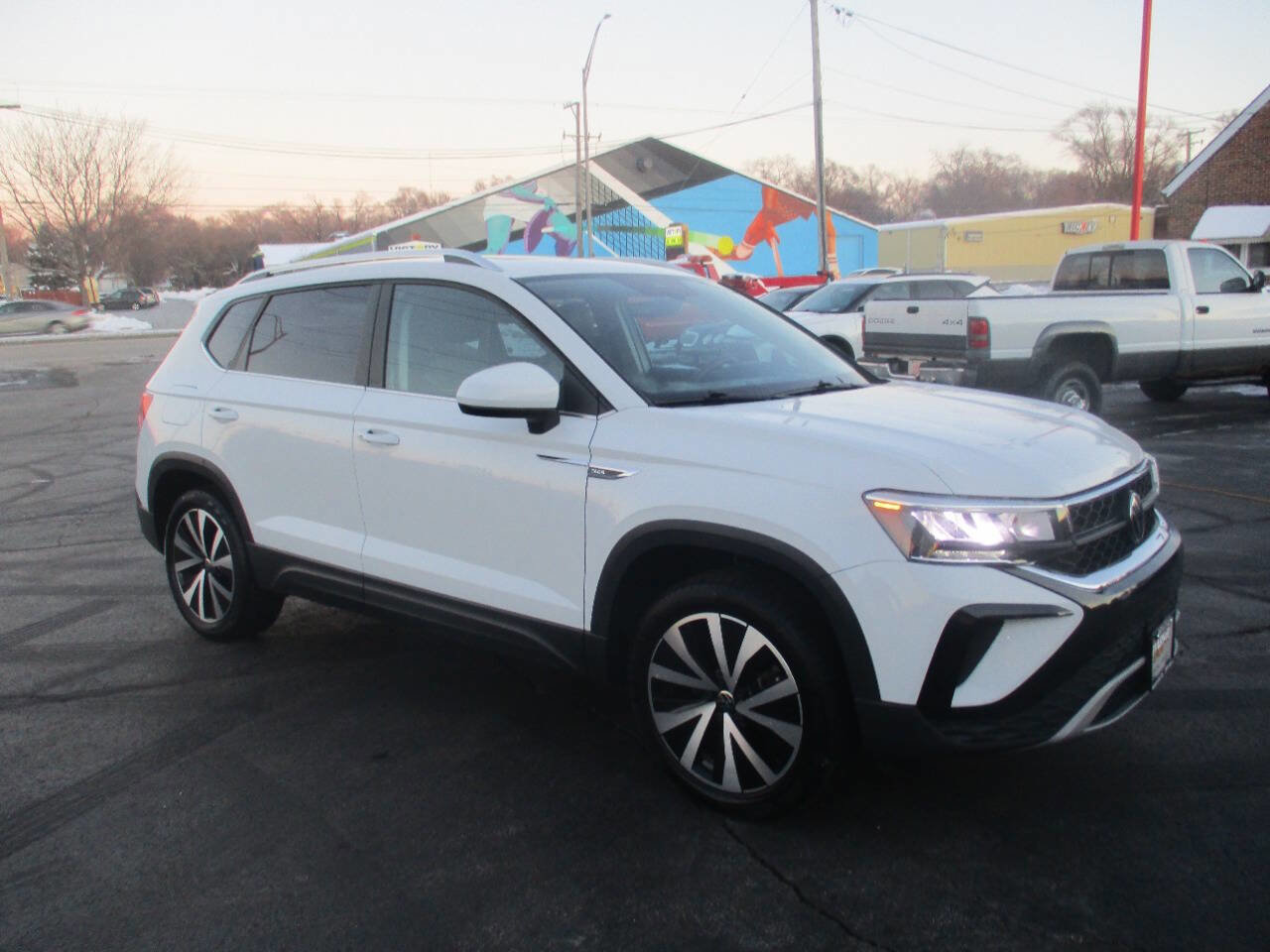 Used 2023 Volkswagen Taos SE image 9