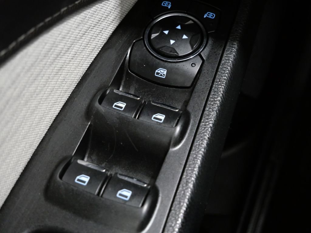Used 2020 Ford Fusion SE w/ Equipment Group 151A FWD image 11