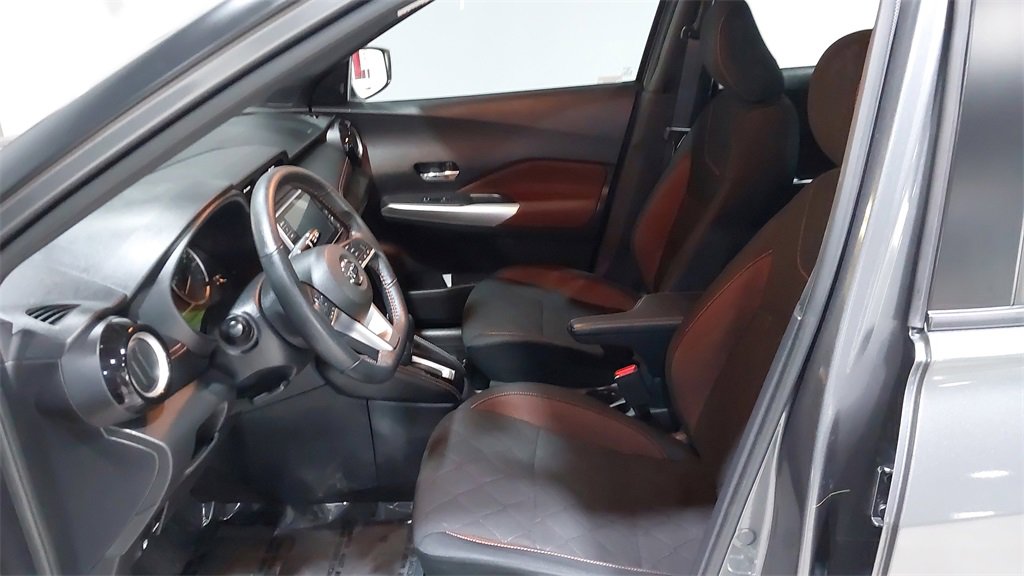 Used 2020 Nissan Kicks SR image 20