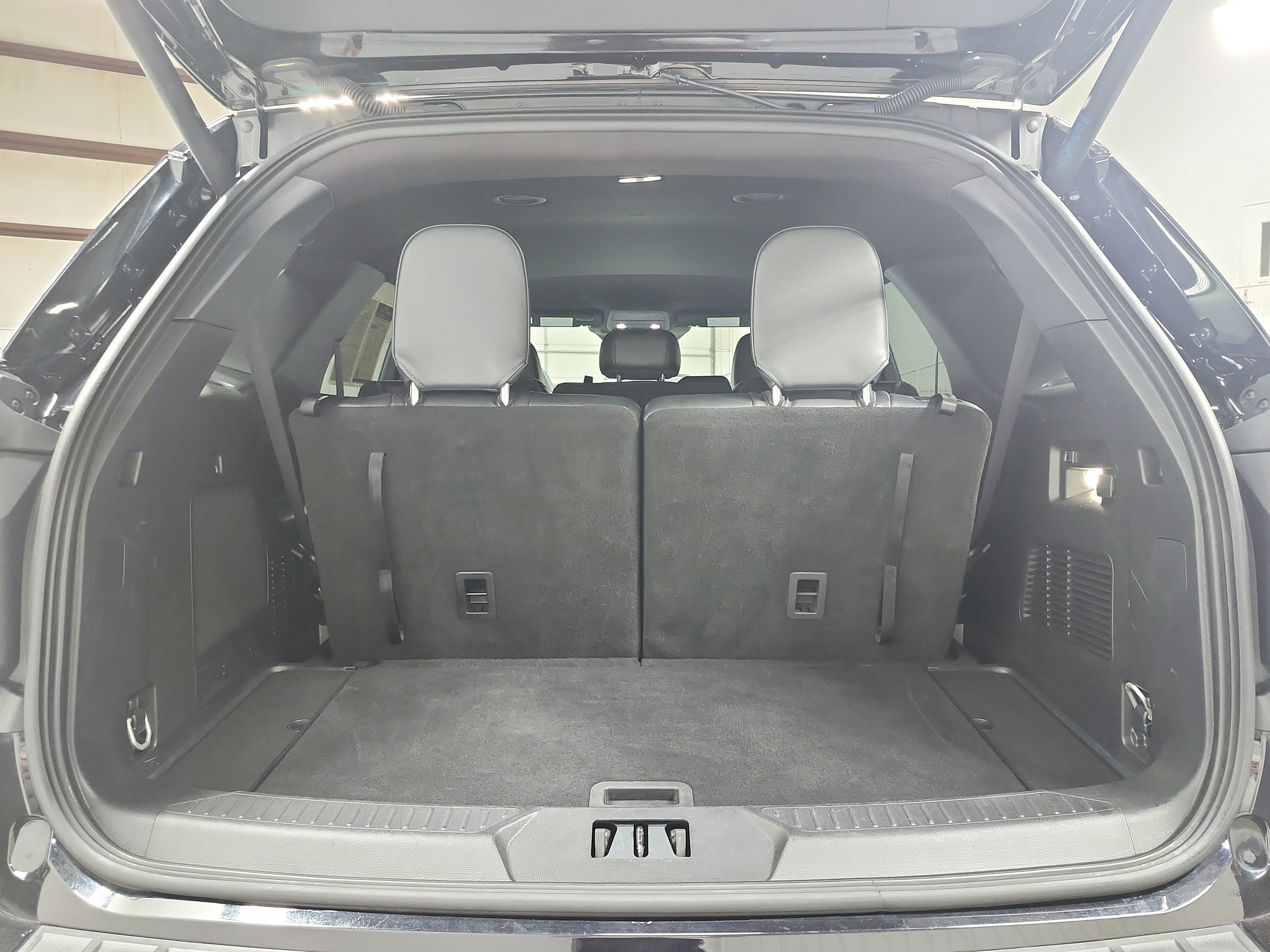 Used 2025 Ford Explorer ST-Line w/ ST-Line Street Pack AWD/4WD image 43