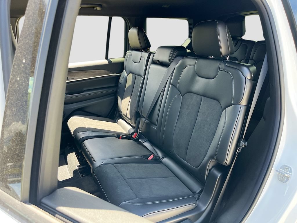 New 2026 Jeep Grand Cherokee L 4WD image 24
