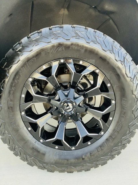 Used 2020 Chevrolet Silverado 2500 LTZ w/ LTZ Premium Package image 2