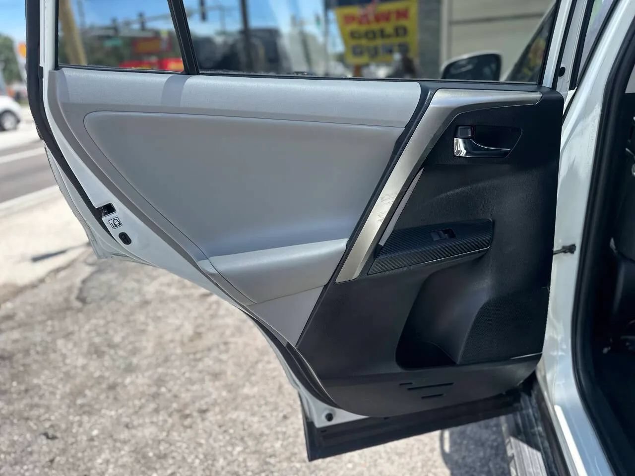 Used 2013 Toyota RAV4 Limited FWD image 17