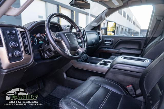 Used 2018 GMC Sierra 2500 Denali w/ Duramax Plus Package AWD/4WD image 21