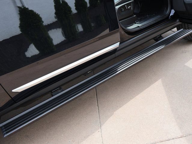 Used 2022 GMC Yukon XL Denali AWD/4WD image 8