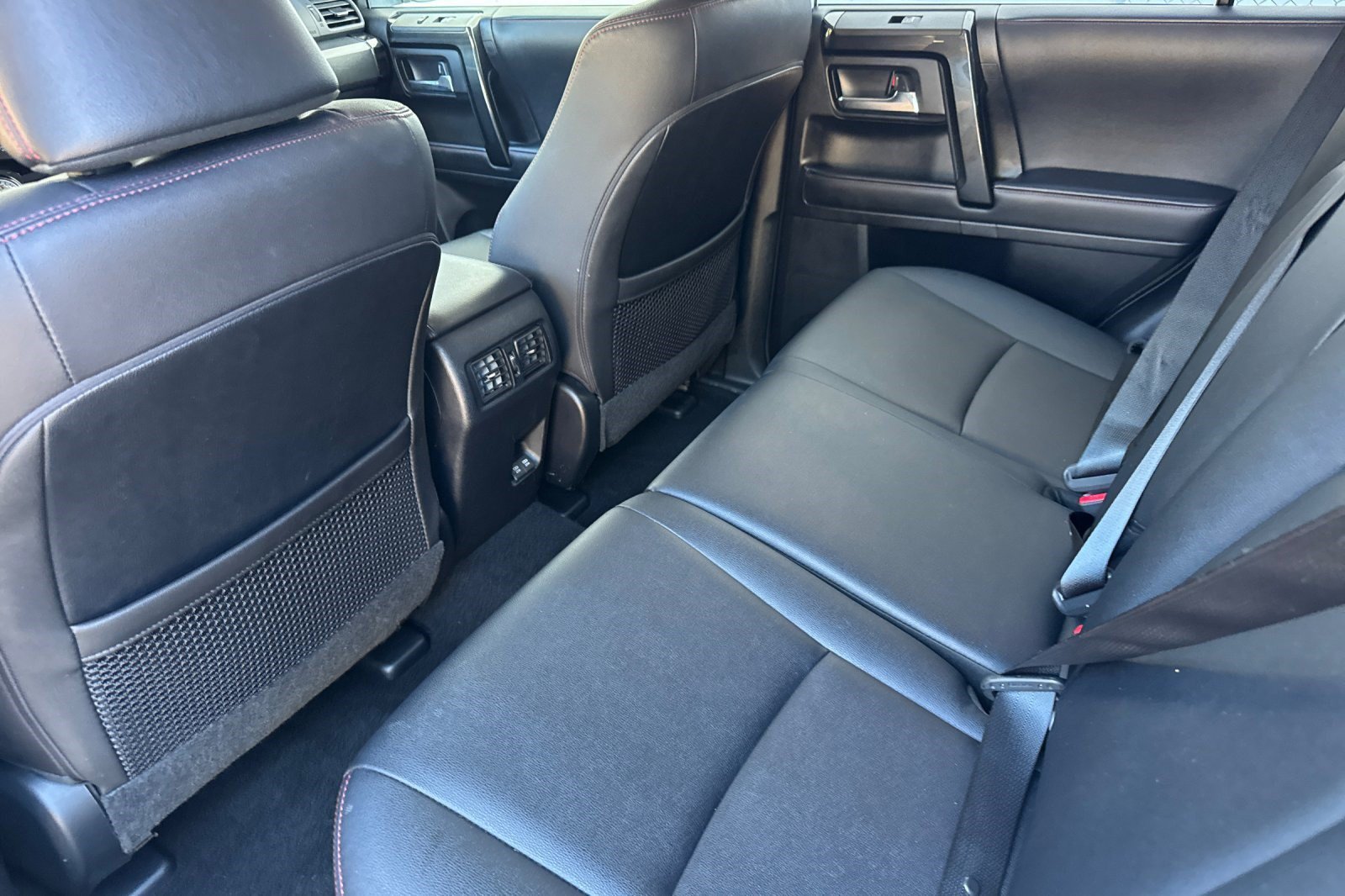 Used 2022 Toyota 4Runner TRD Off-Road Premium w/ TRD Black Wheel Package (TMS) AWD/4WD image 27