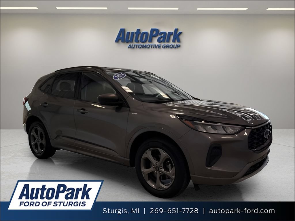 Used 2024 Ford Escape ST-Line w/ Tech Pack #1 AWD/4WD image 1