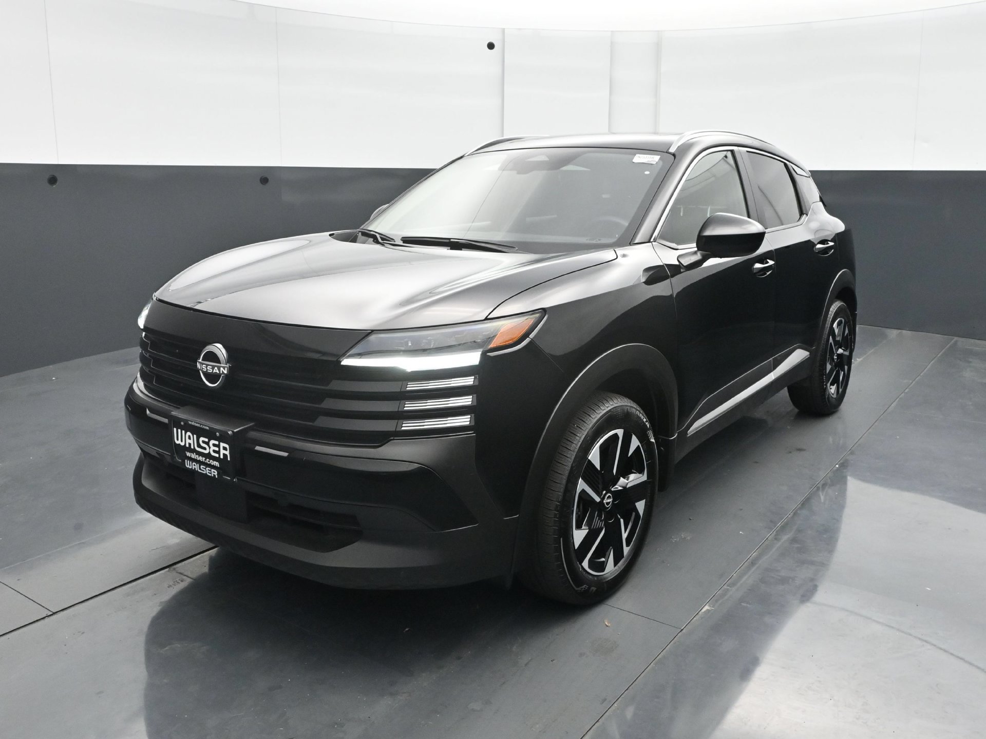 Used 2025 Nissan Kicks SV w/ SV Premium Package AWD/4WD image 1
