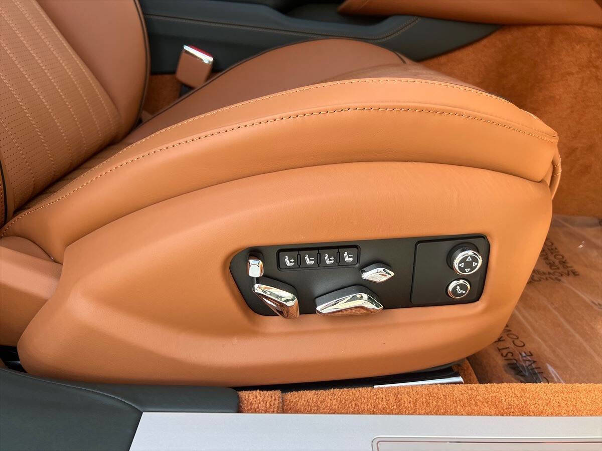 Used 2026 Bentley Flying Spur Plug-In Hybrid AWD/4WD image 18