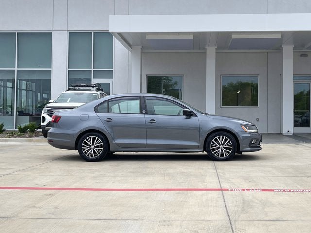 Used 2018 Volkswagen Jetta Wolfsburg Edition image 7