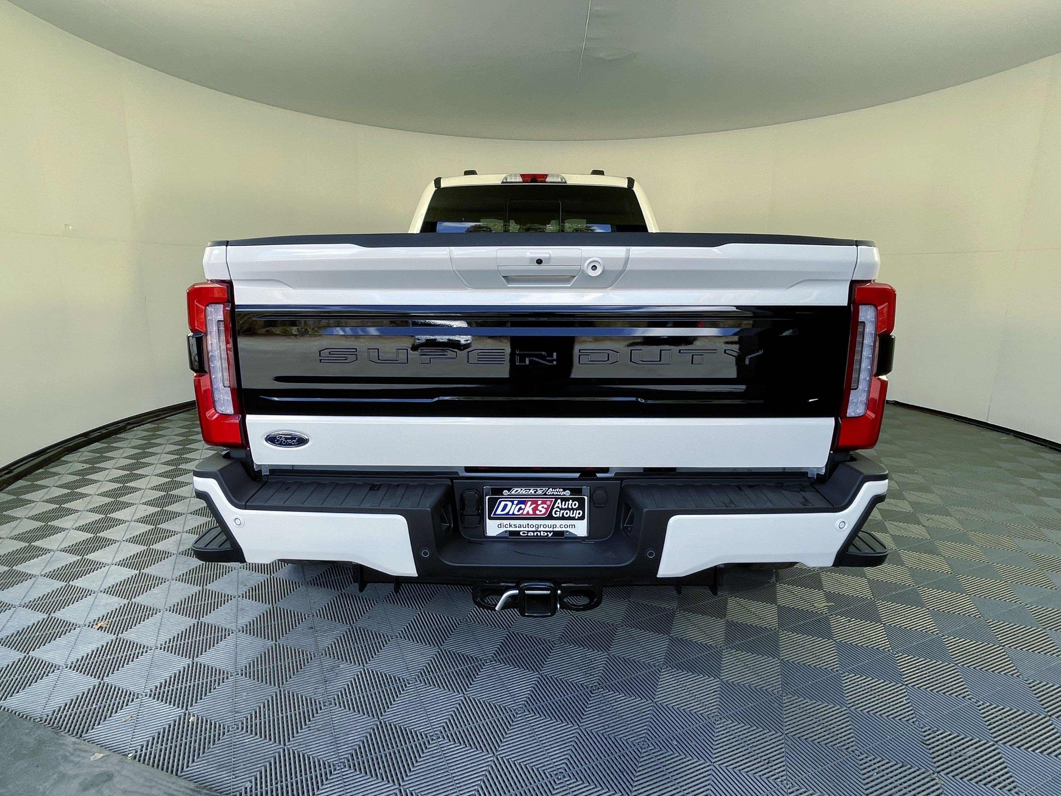 New 2026 Ford F450 Platinum w/ FX4 Off-Road Package AWD/4WD image 4