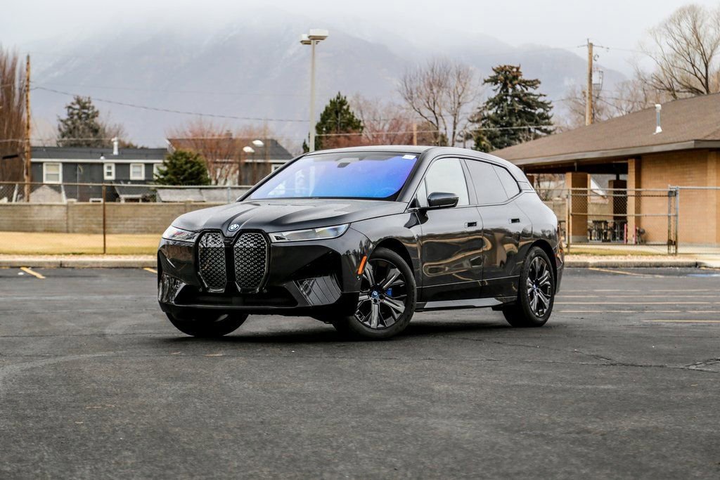 Used 2025 BMW iX xDrive50 w/ Premium Package image 1