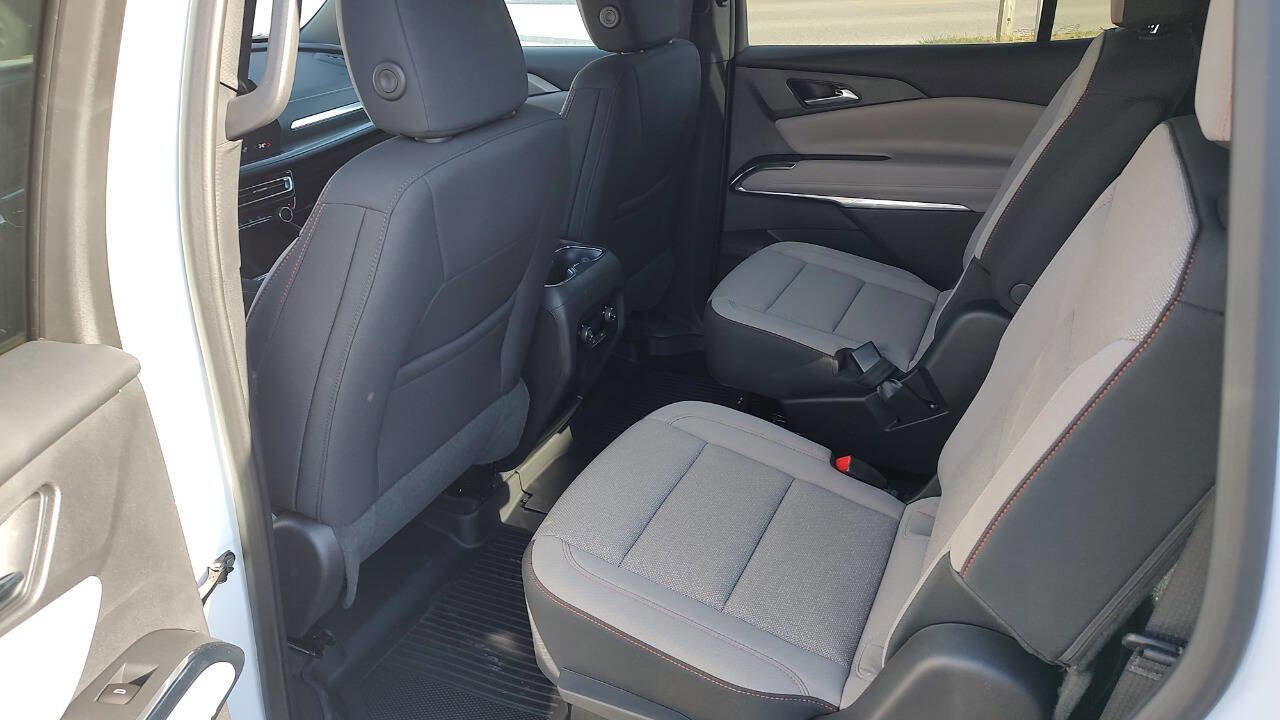 New 2025 Chevrolet Traverse LT w/ Driver Confidence Package image 6