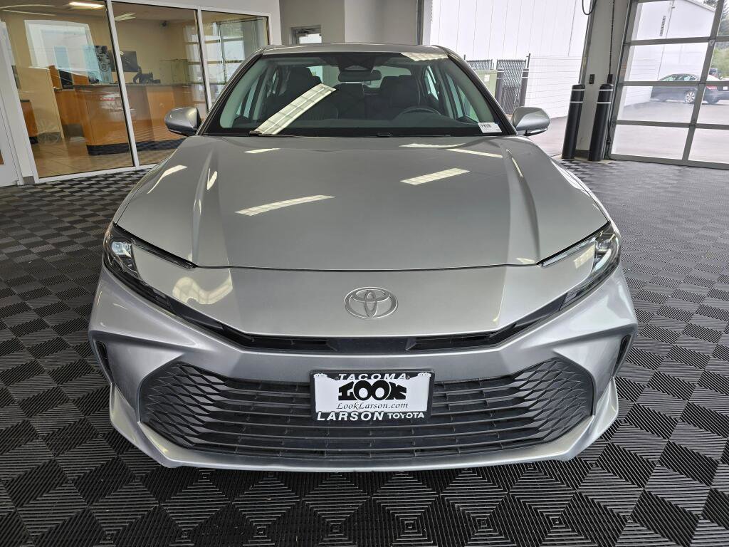 Used 2025 Toyota Camry LE FWD image 8