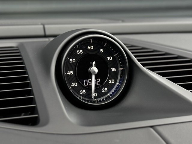 Certified 2025 Porsche Macan 4 Electric image 26