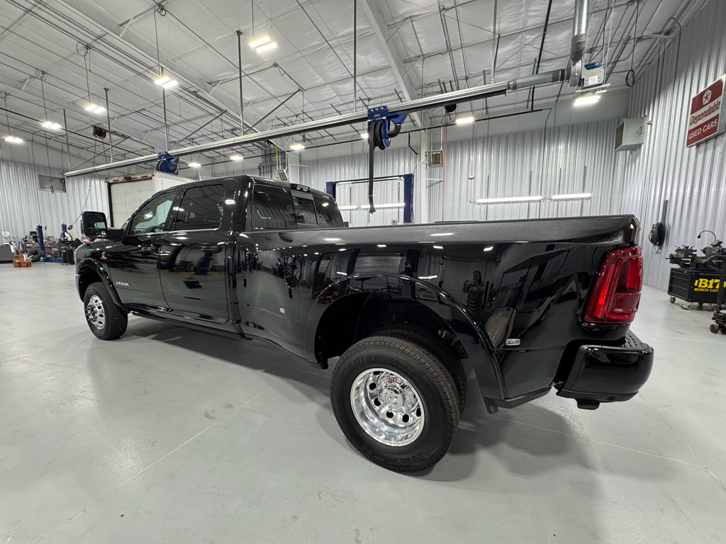 Used 2025 RAM 3500 Longhorn image 10