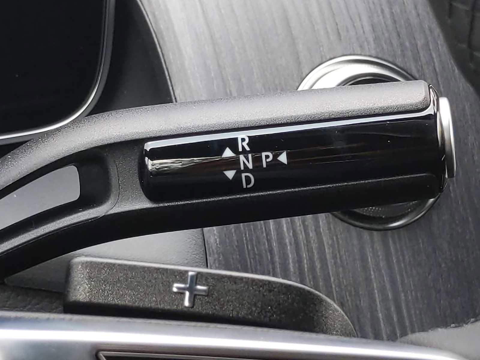 Used 2025 Mercedes-Benz GLC 300 4MATIC image 33