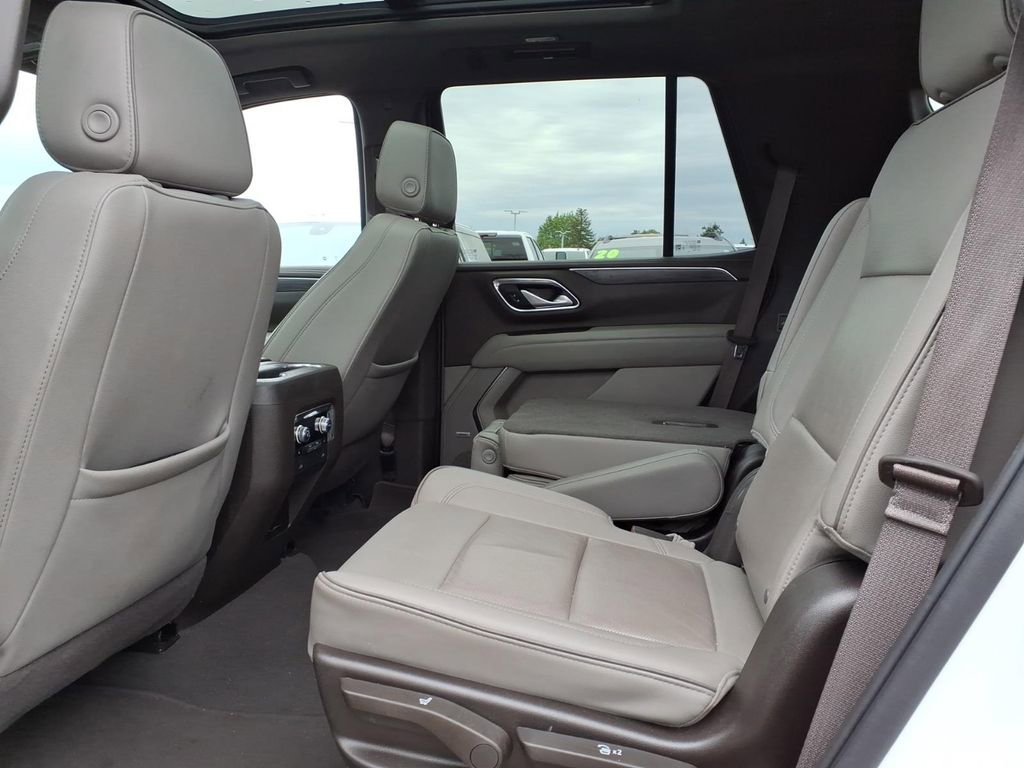 Used 2022 GMC Yukon SLT w/ SLT Premium Package AWD/4WD image 10