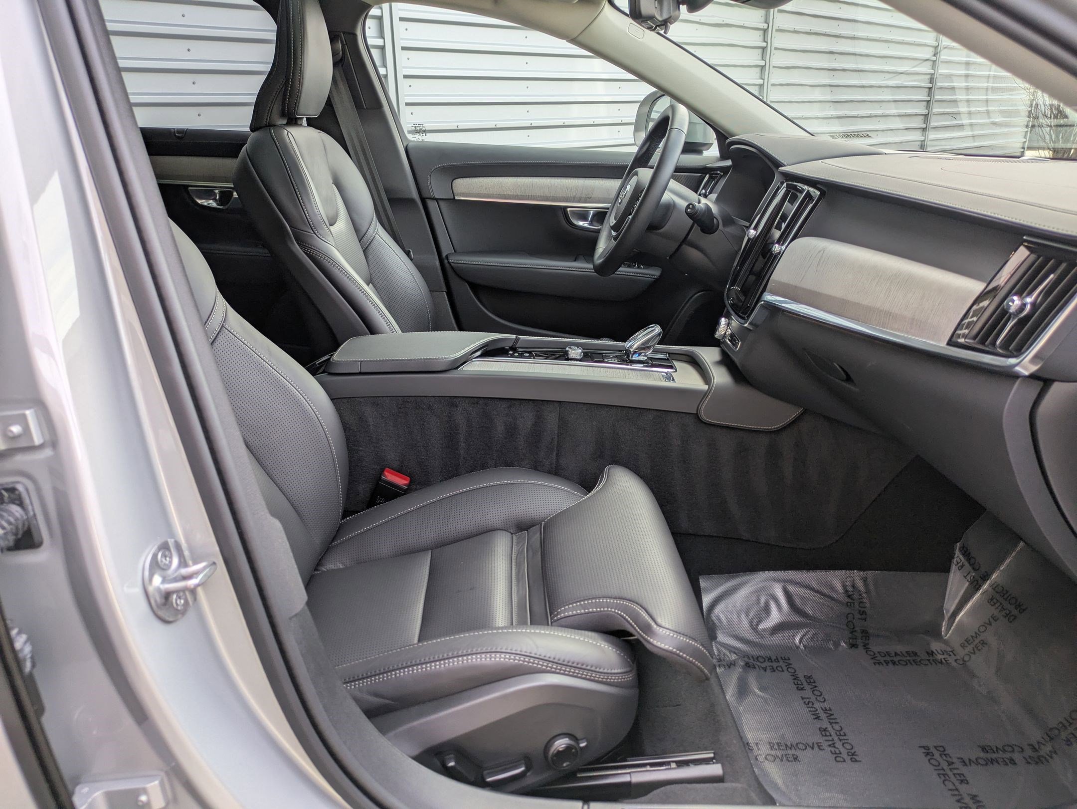 Used 2025 Volvo V90 B6 Cross Country Ultra w/ Protection Package Premier image 30