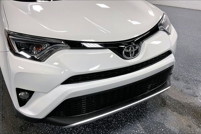 Used 2016 Toyota RAV4 SE image 30