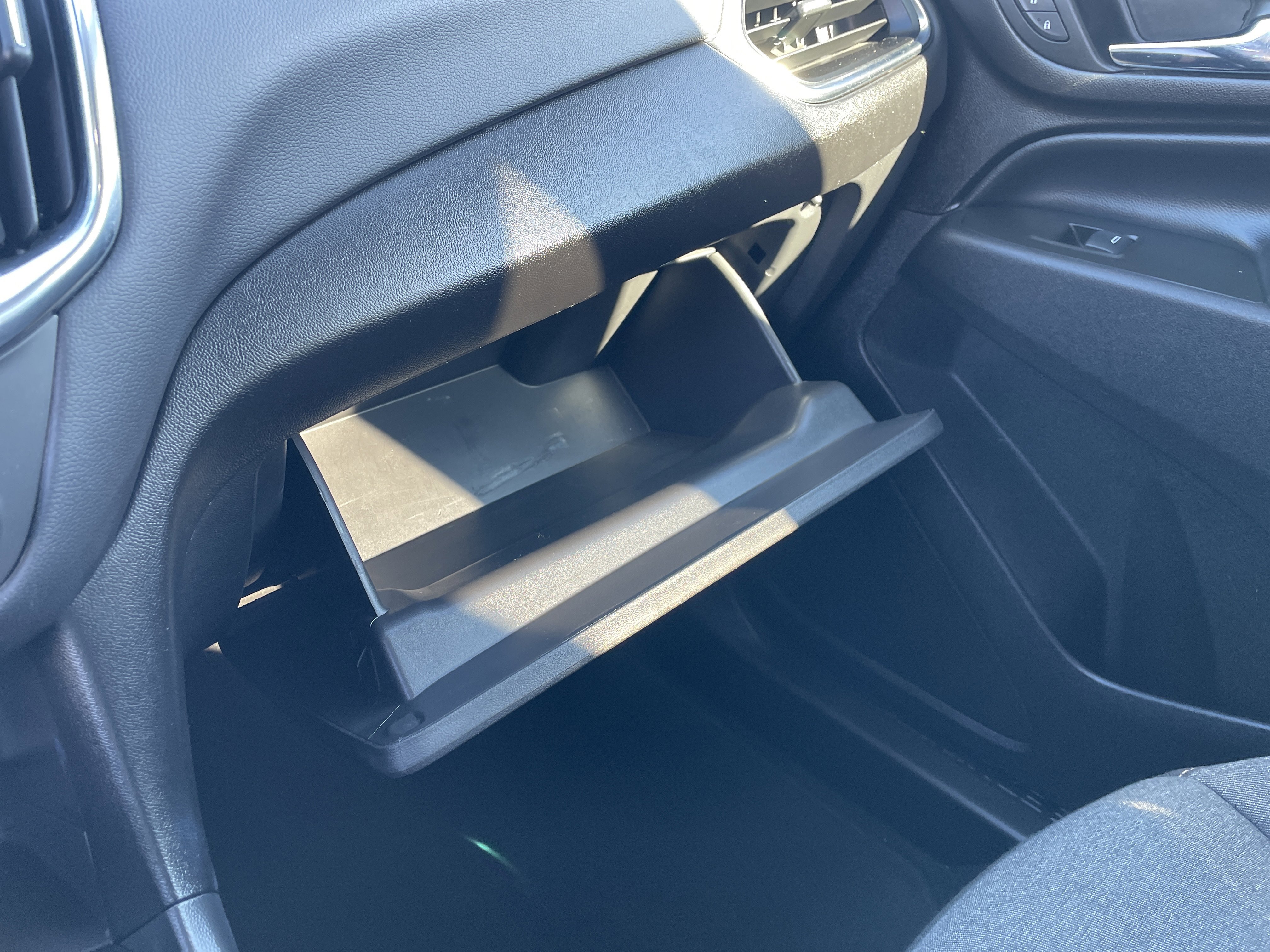 Certified 2024 Chevrolet Equinox LT image 33