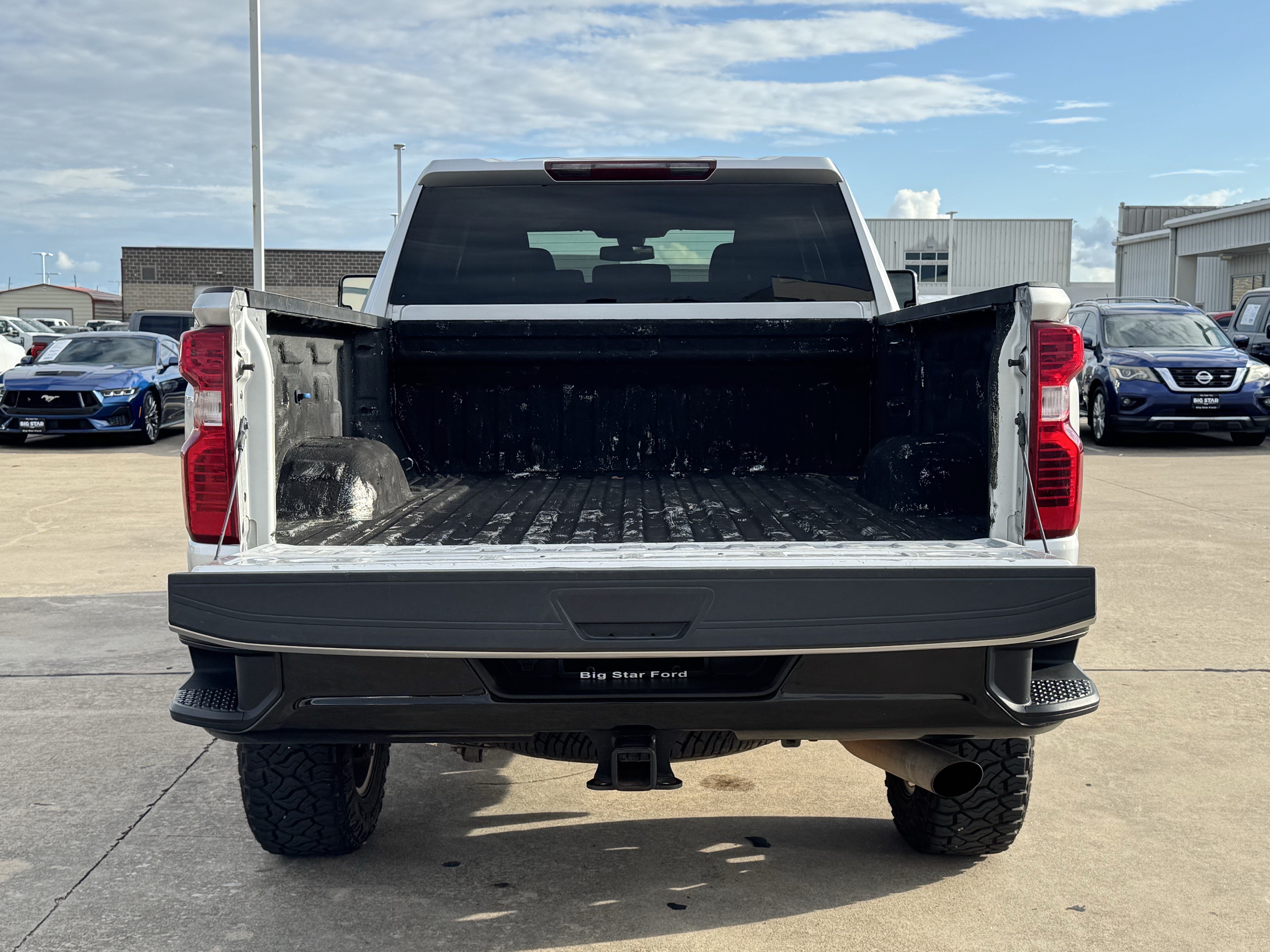 Used 2022 Chevrolet Silverado 2500 Custom w/ Custom Value Package AWD/4WD image 30