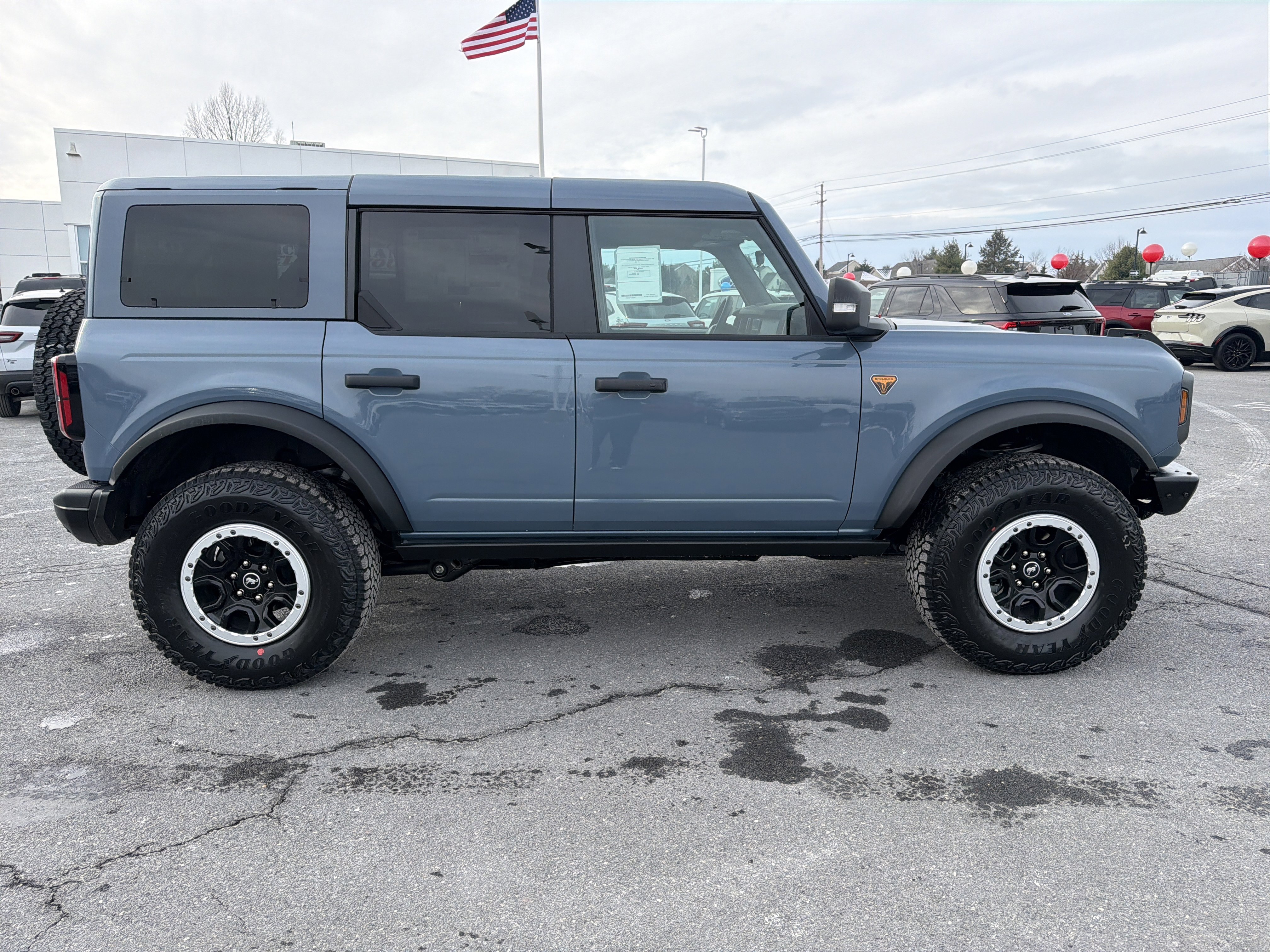 New 2025 Ford Bronco Badlands video 2
