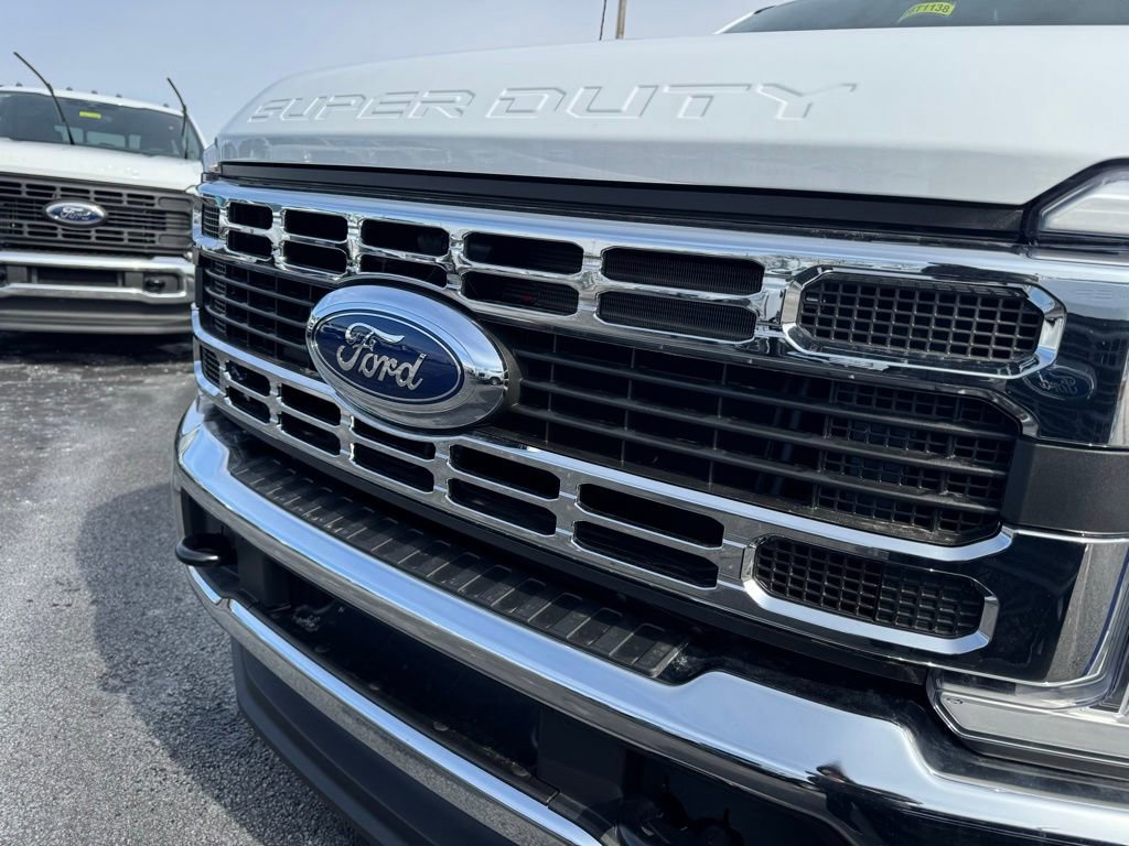 New 2026 Ford F450 XL w/ XL Chrome Package image 37