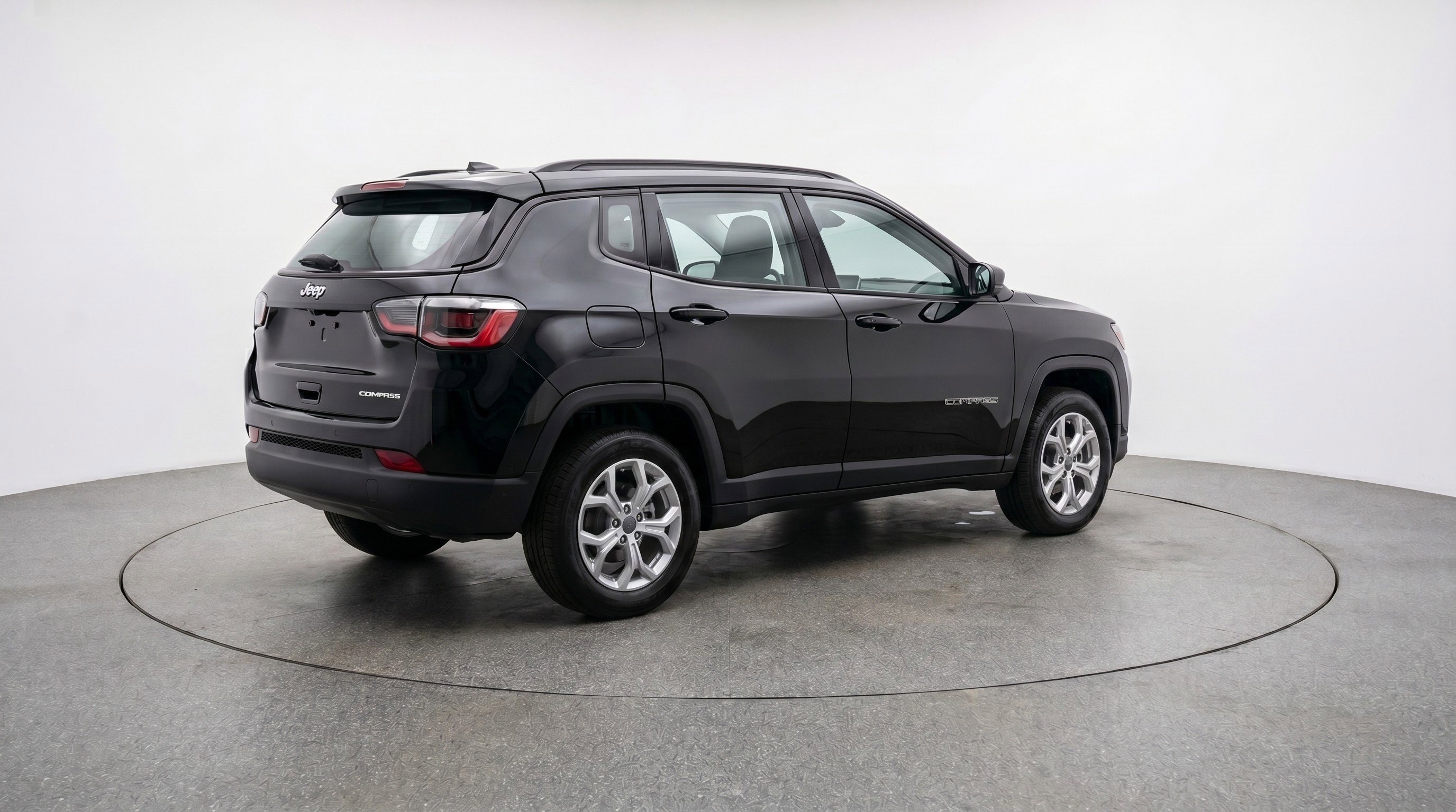 Used 2025 Jeep Compass Latitude AWD/4WD image 9